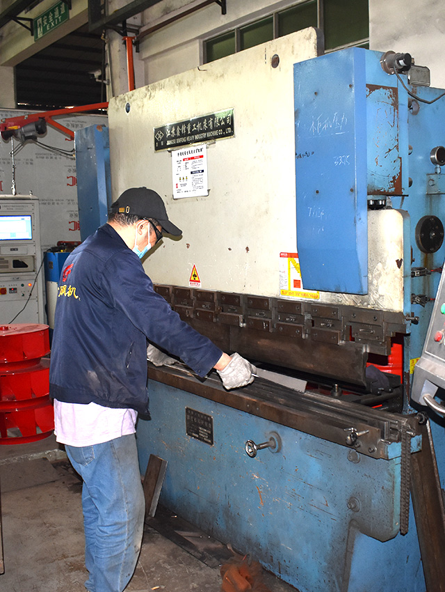 广风风机折弯车间